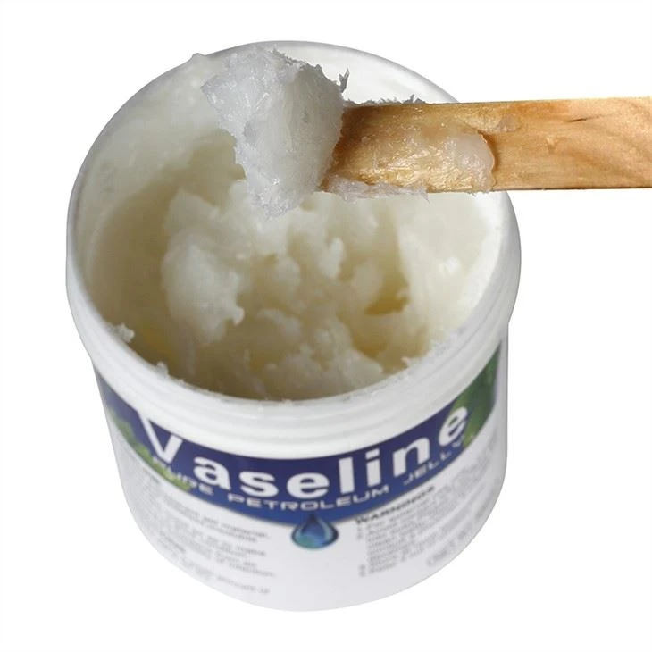 Vaseliini tatuointiin